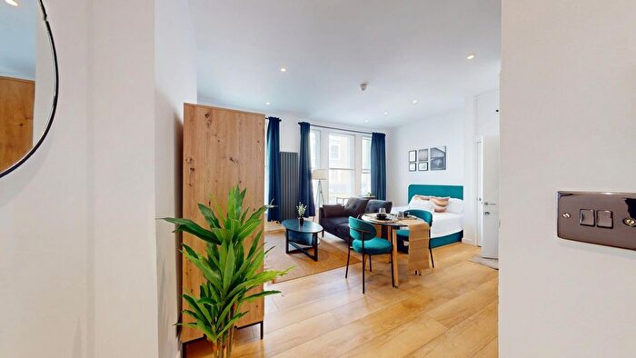 Studio To Rent In Earl's Court Road, SW5