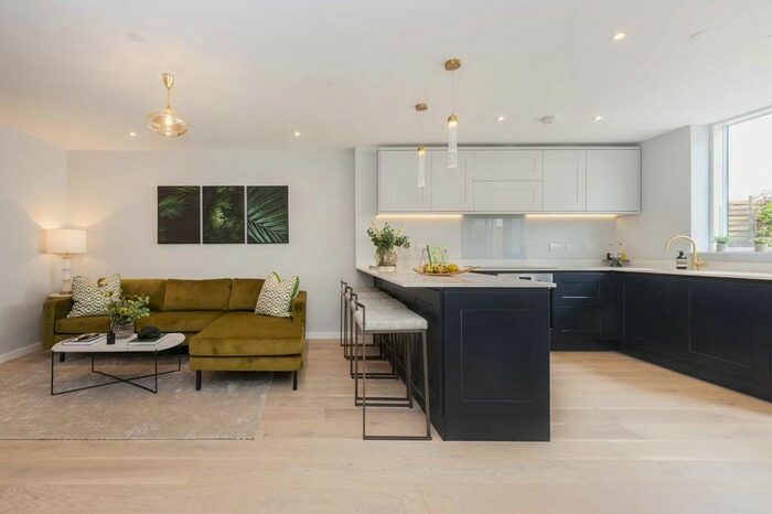 4 Bedroom Property To Rent In Knights Hill, London, SE27