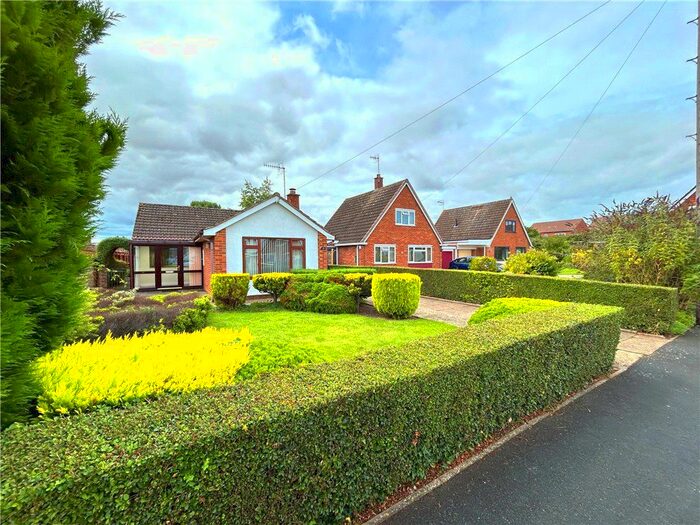 2 Bedroom Bungalow For Sale In St. Andrew Road, Evesham, Worcestershire, WR11