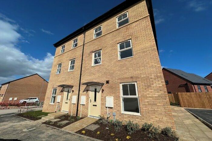2 Bedroom Property To Rent In Ledger Way, Castleford, WF10