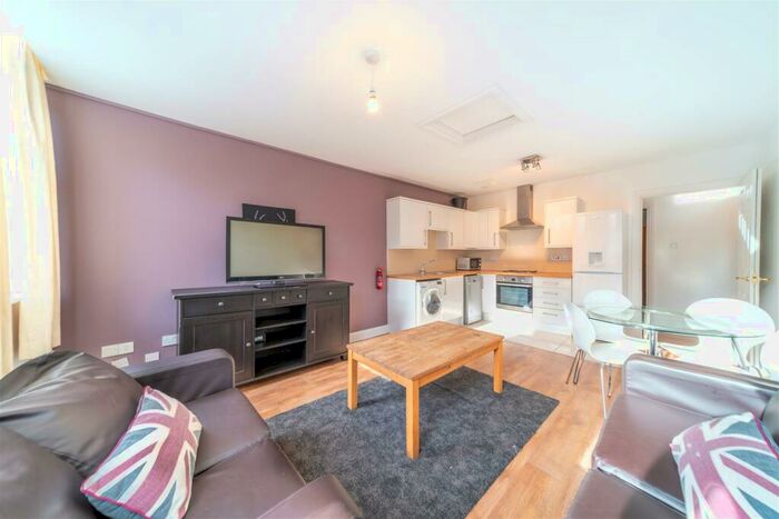 3 Bedroom Apartment To Rent In £pppw - St Andrews Street, City Centre, NE1