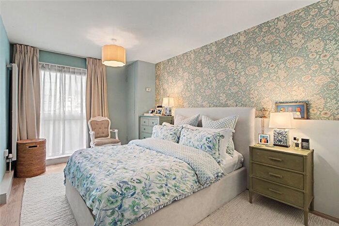 1 Bedroom Flat For Sale In Theseus Walk, London, N1