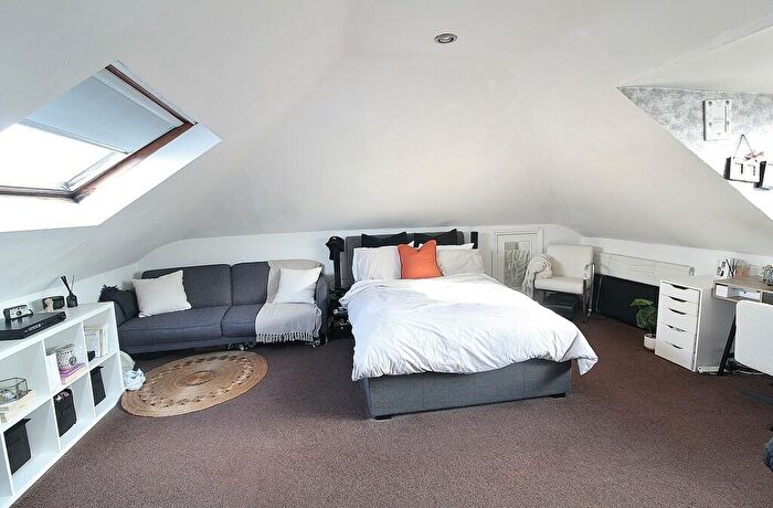 4 Bedroom Detached House For Sale In Stakes Road, Purbrook, PO7