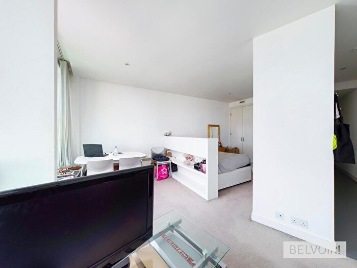 Flat To Rent In New Street, Birmingham, B2