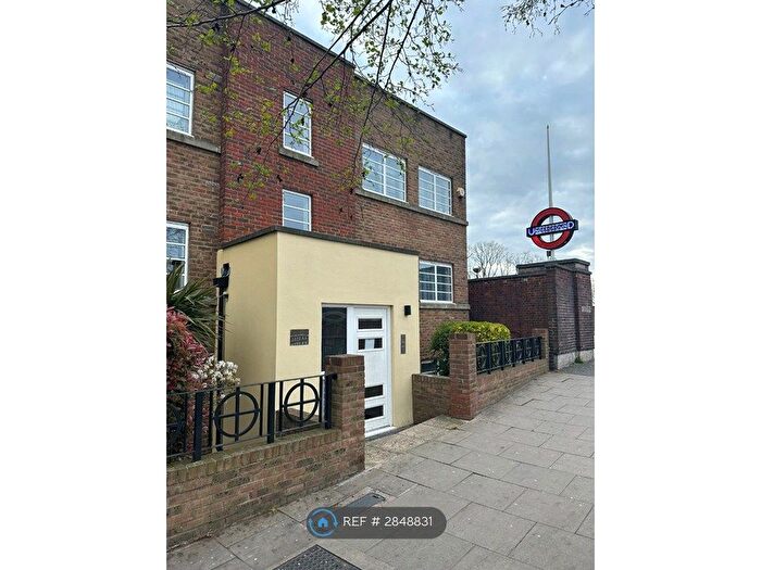 2 Bedroom Flat To Rent In Derwent Road, London, W5