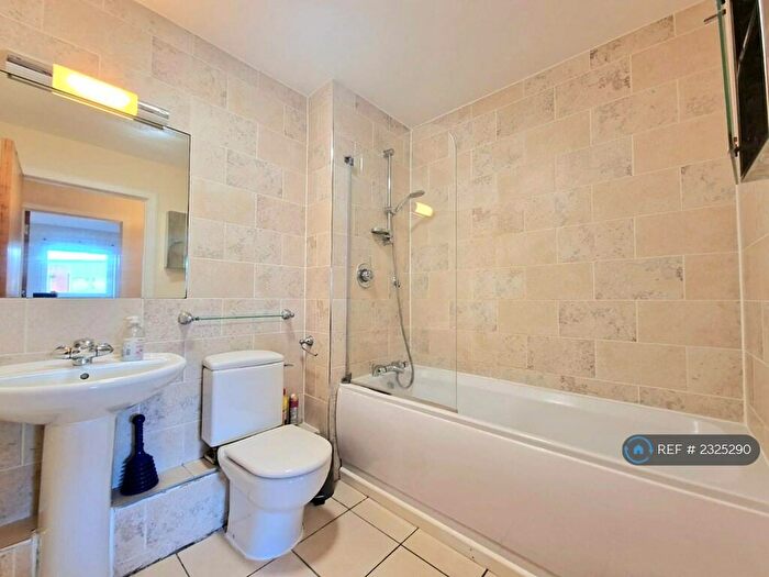 1 Bedroom Flat To Rent In Washington Wharf, Birmingham, B1