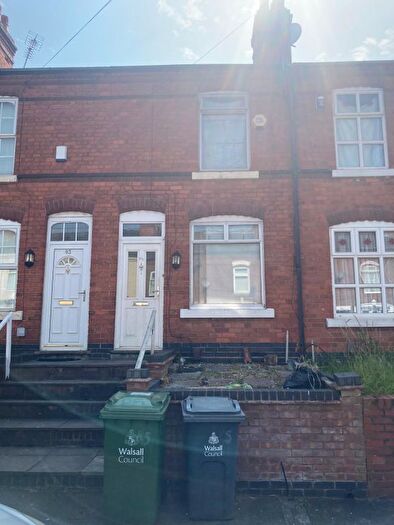 3 Bedroom Terraced House For Sale In West Bromwich Road, Walsall, WS1