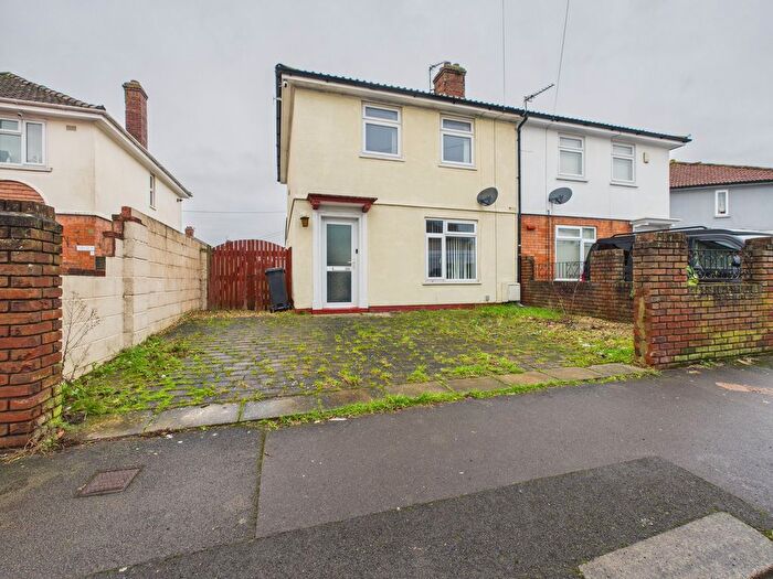 3 Bedroom Semi Detached House For Sale In King George Avenue, Bridgwater, TA6