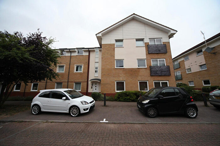 2 Bedroom Apartment To Rent In Eddington Crescent, Welwyn Garden City, Hertfordshire, AL7