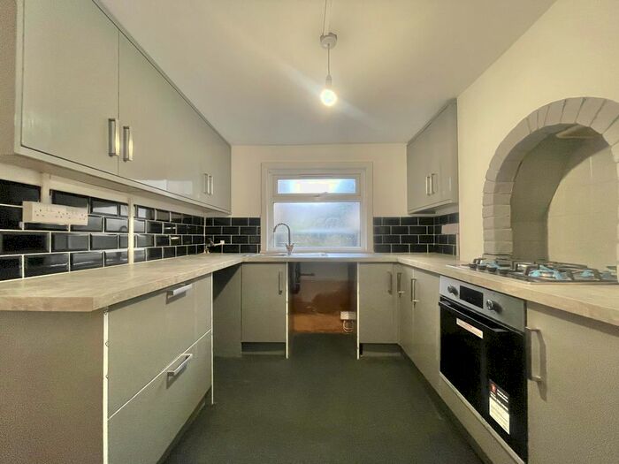 4 Bedroom Terraced House To Rent In Wrotham Road, Gravesend, Kent., DA11