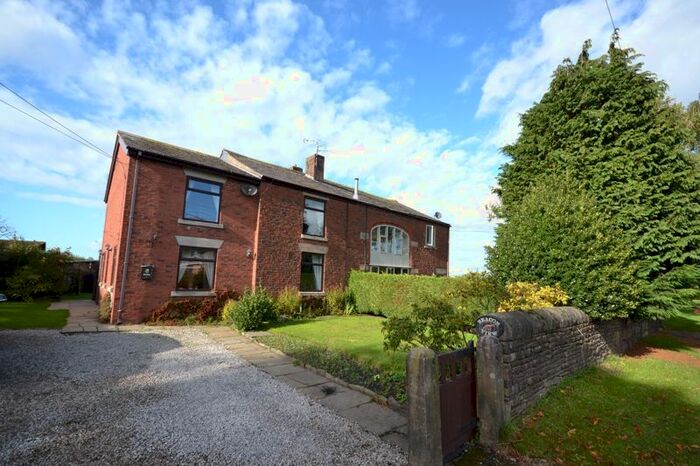 3 Bedroom Semi-Detached House For Sale In Hoscar Moss Road, Lathom, L40