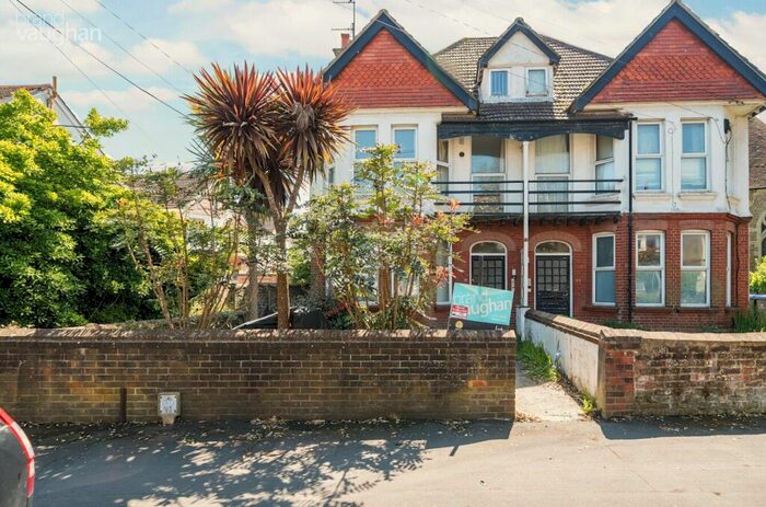 Flat To Rent In Church Walk, Worthing, West Sussex, BN11