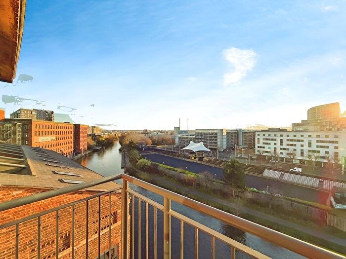 2 Bedroom Flat To Rent In Roberts Wharf, East Street, Leeds, West Yorkshire, LS9