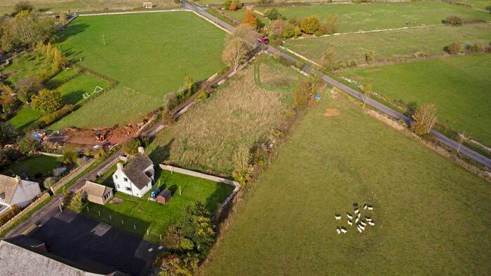 2 Bedroom Detached House For Sale In Oakridge Lynch, Stroud, GL6