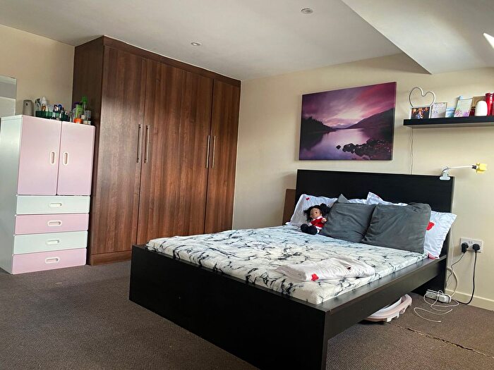 Studio To Rent In Macdonald Road, London, N11