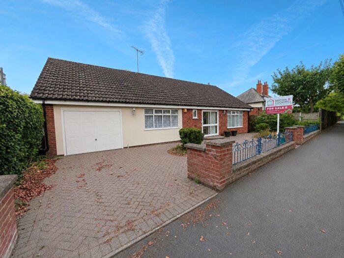 2 Bedroom Detached Bungalow For Sale In Dunsmore Avenue, Hillmorton, Rugby, CV22