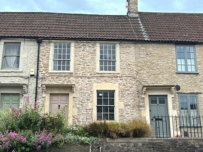 2 Bedroom House To Rent In Christchurch Street East, Frome, Somerset, BA11