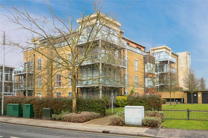 2 Bedroom Flat To Rent In Blagrove Road, Teddington, TW11