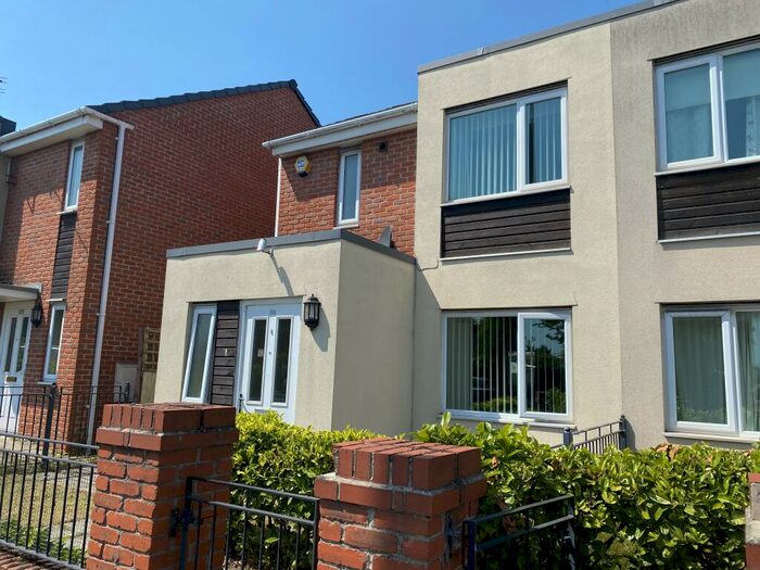 3 Bedroom Semi-Detached House To Rent In Tunnel Road, L7