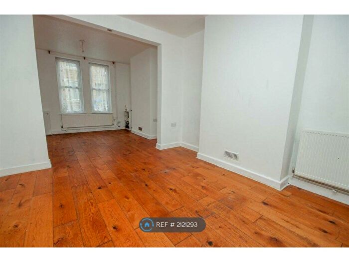 2 Bedroom Terraced House To Rent In Sartoris Road, Rushden, NN10