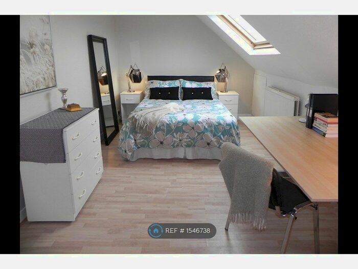 2 Bedroom Flat To Rent In Louis Street, Hull, HU3