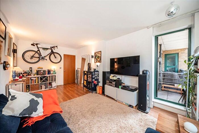 1 Bedroom Flat For Sale In Mansell Street, London, E1