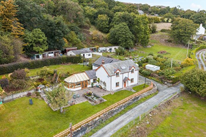 4 Bedroom Detached House For Sale In Llechwedd, Conwy, LL32