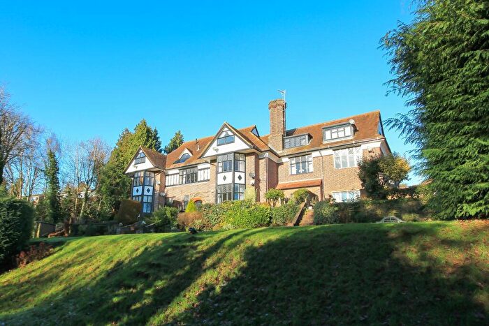 2 Bedroom Apartment To Rent In Fairfield Road, East Grinstead, RH19