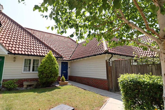 1 Bedroom Bungalow For Sale In Meadow Park, Braintree, CM7