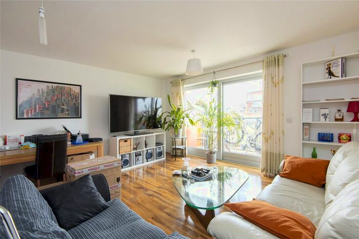 2 Bedroom Flat To Rent In Metcalfe Court, West Parkside, London, SE10