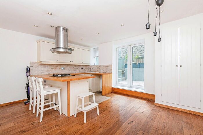 3 Bedroom Terraced House For Sale In Fartown, Pudsey, LS28