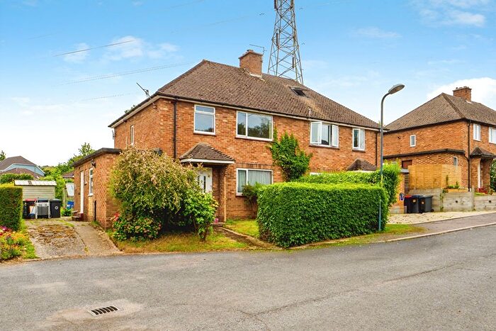 2 Bedroom Semi Detached House For Sale In Highland Road, Chartham, Canterbury, Kent, CT4