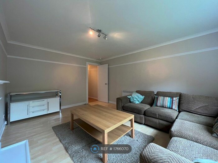 2 Bedroom Flat To Rent In Killermont View, Glasgow, G20