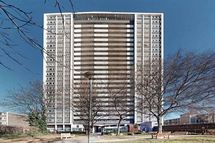 1 Bedroom Flat To Rent In Michael Cliff House, London, EC1R