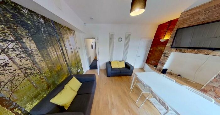 4 Bedroom House To Rent In Wilford Crescent East, The Meadows, NG2