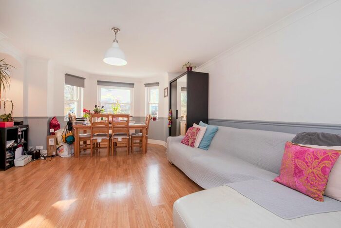 2 Bedroom Flat To Rent In Mattock Lane, London, W5