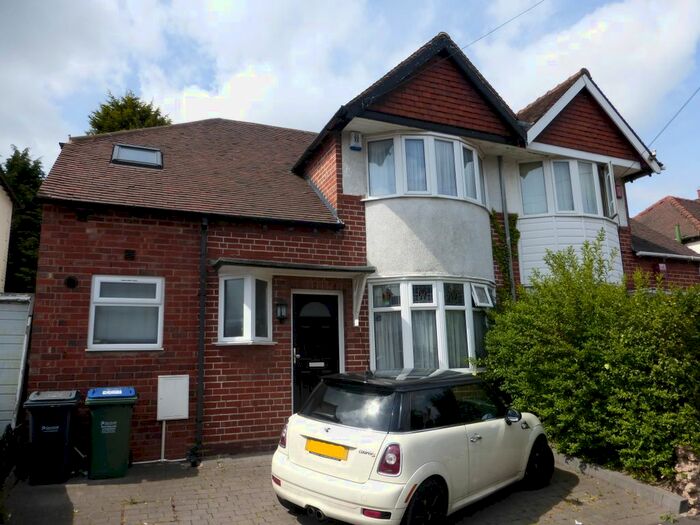 4 Bedroom Semi-Detached House To Rent In Heather Road, Smethwick, B67
