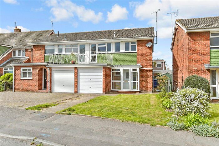 3 Bedroom End Terrace House For Sale In Bradley Drive, Sittingbourne, Kent, ME10