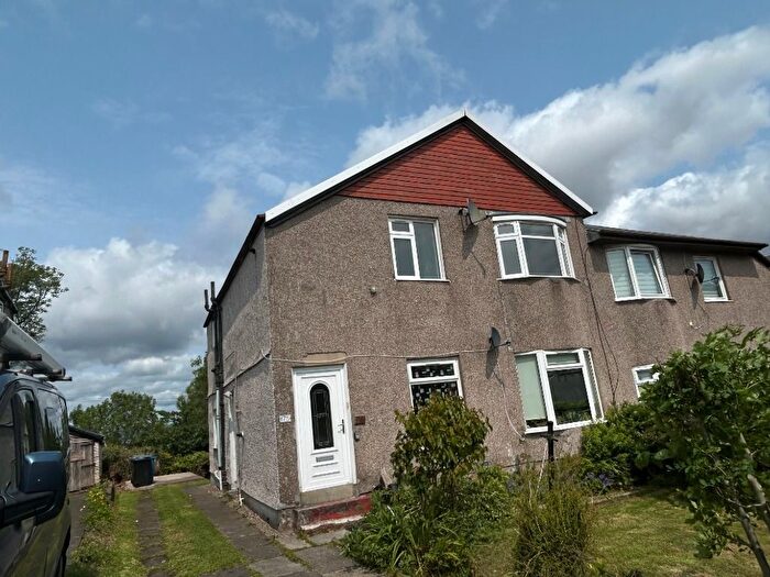3 Bedroom Flat To Rent In Croftside Avenue, Castlemilk, Glasgow, G44