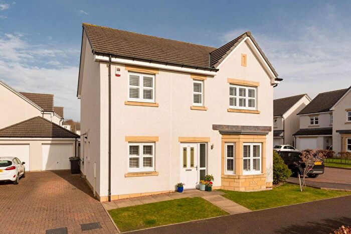 4 Bedroom Detached House For Sale In Brock View, Currie, Edinburgh, EH14