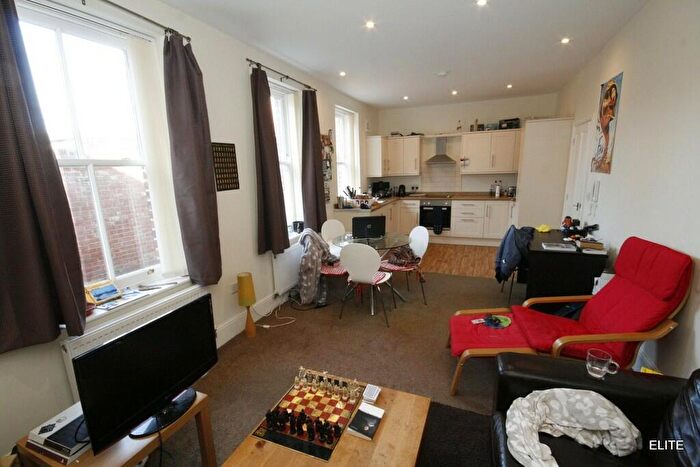 2 Bedroom Apartment To Rent In Gilesgate, Durham, DH1