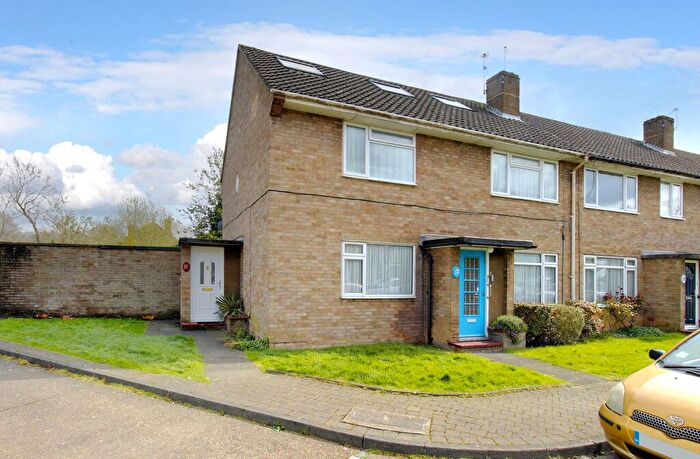 3 Bedroom Maisonette To Rent In Norfolk Close, EN4