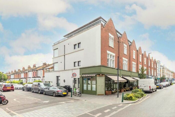 1 Bedroom Flat To Rent In Bedford Hill, Balham, SW12