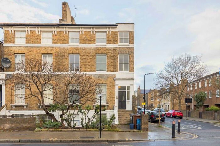 2 Bedroom Flat To Rent In Richmond Road, London E8
