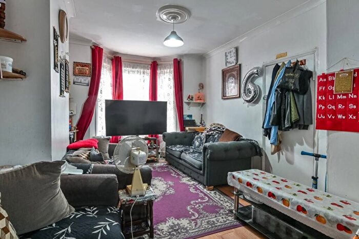 3 Bedroom Terraced House For Sale In Dongola Road, Plaistow, London, E13