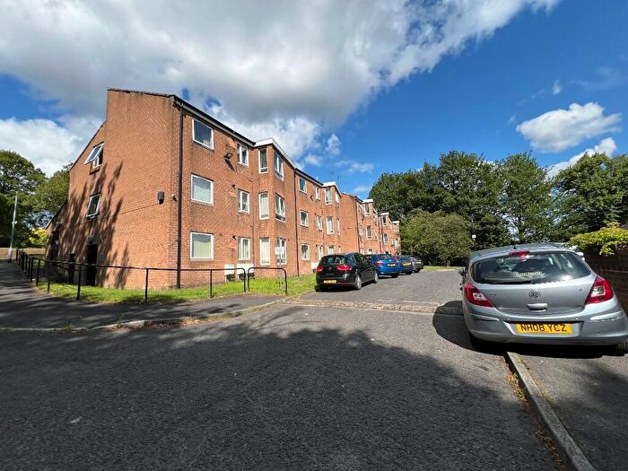 1 Bedroom Flat To Rent In Braybrook Court, Bradford, West Yorkshire, BD8