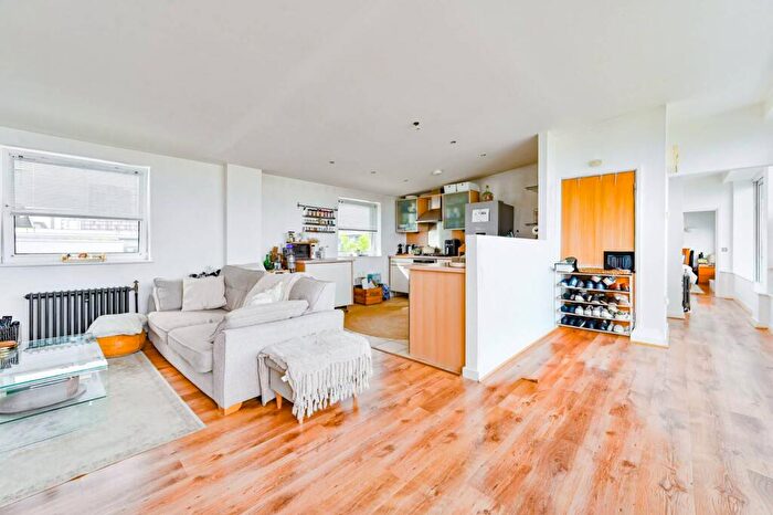 2 Bedroom Flat To Rent In Hopton Street, Greenwich, London, SE18