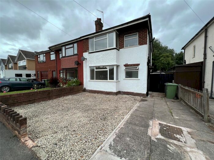 3 Bedroom Semi-Detached House To Rent In Hyde Road, Wolverhampton, West Midlands, WV11