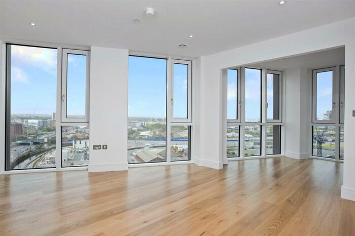 2 Bedroom Flat To Rent In High Street Stratford London, E15