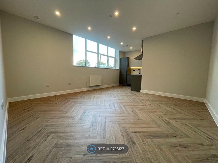 2 Bedroom Flat To Rent In Alleyn House, Southampton, SO15